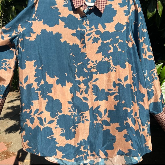 TRACESOFME blue tan peach silk floral houndstooth contrast long sleeve button up - Picture 3 of 8